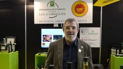 El president de la DOP Les Garrigues Joan Segura, a la Fira de l'Oli de les Borges