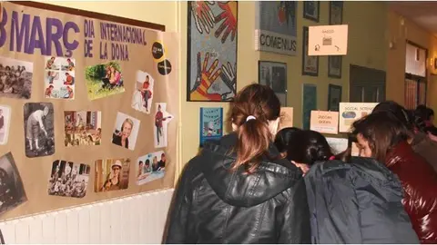 El Punt d'informació de l'Oficina Jove a l'Institut Josep VallverdúT