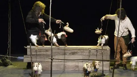 Estrena de l'espectacle El llop i les 7 cabretes a Miralcamp