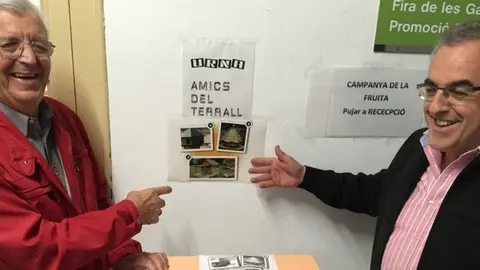 Domènech i Mir, amb la urna del procés participatiu sobre el TerrallT