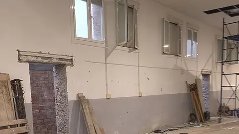 Imatge de les obres de remodelació de la sala del Sindicat de castellnou de Seana 1