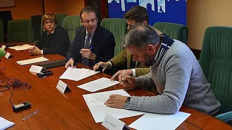 <p>grups municipals portada</p>