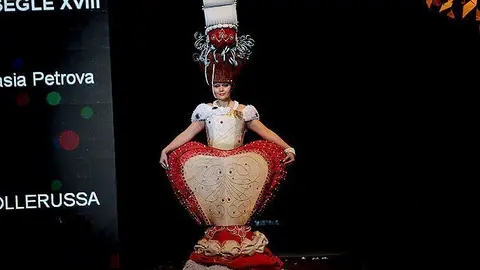 Quart Premi - fantasia -  Corte Inglès - Anastasia Petrova (2) vestits de paper