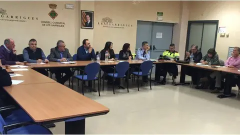 La reunió de la Plataforma Prou Morts a l'N240 i el Servei Català de Trànsit a les Borges Blanques