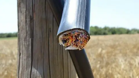 L'estat en què queden les línies de telèfon després del robatori