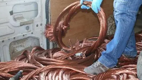 Cable de coure que havia estat sustret i ha estat recuperat pels Mossos d'EsquadraT