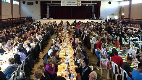Imatge dels participants en la Festa de la Cassola de Miralcamp