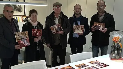 La donació de fotografies a l'Espai Macià de les Borges portada