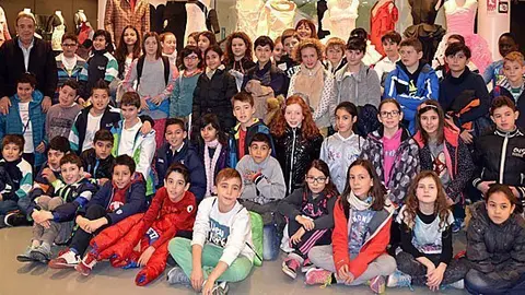 Visita alumnes Vestits Paper-1 portada