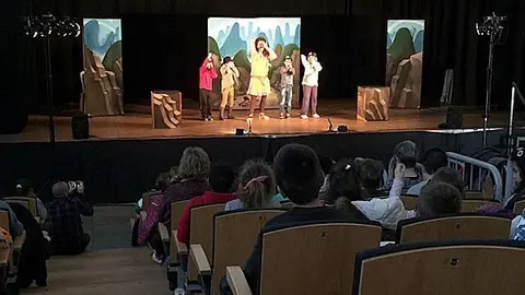 L'obra de teatre interactiva en anglès, 'Georgina and the Dragon', per als estudiants garriguencs portada