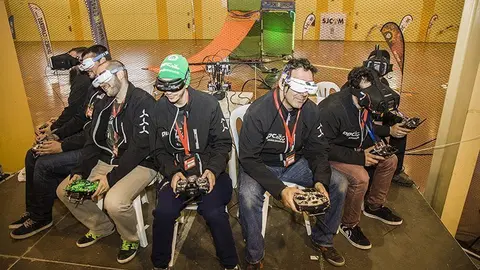 El pilots en la competició de Drone Party