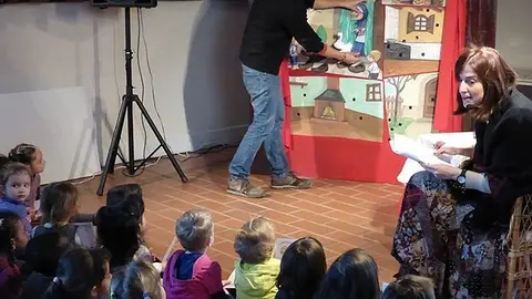 Els petits experimentes les tradicions i el folklore a l'Ajuntament de Guissona