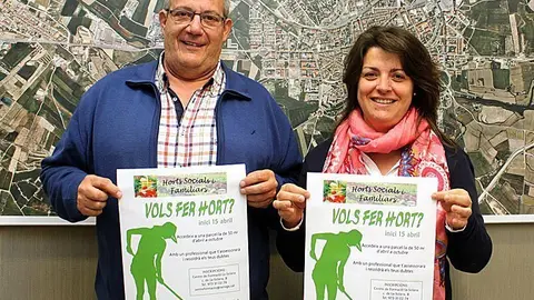 La regidora d’Acció Social, Noèlia Soto, i el regidor de Medi Ambient, Josep Castelló, impulsen la nova temporada dels horts urbans de Tàrrega interiro