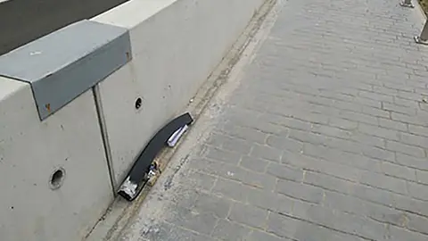 Estat en el qual va quedar la instal·lació de la passarel·la