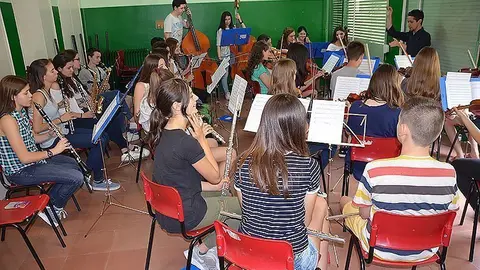 Assaig escola de música interior