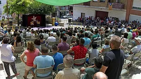 Alpicat omple els carres d'espectacles i animaciò