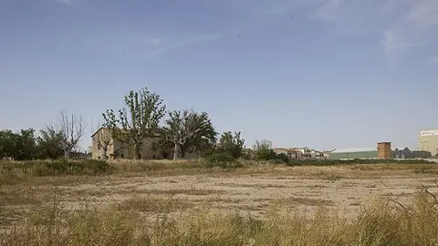 Finca Cal Senyor Vila-sana en la que està previst construir el centre de serveis