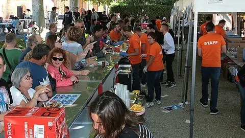 Lo Vermutet en els jardins de la Casa Canal