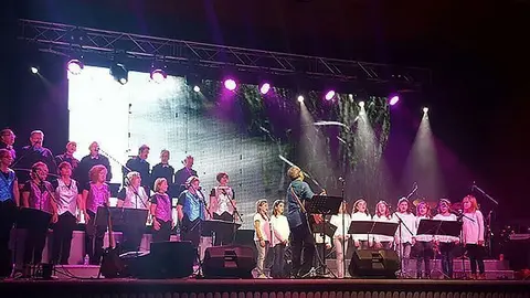 Concert Teclam's Linyola amb els alumnes de l'escola El Sitjar
