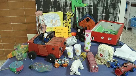 Juguines amb material reciclat