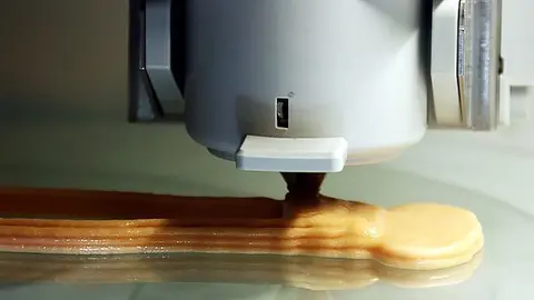 Aparell que elabora els plats dissenyats en 3D