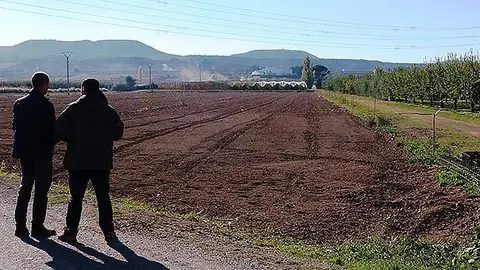 Visita al terreny on es construirà l'estació meteorològica portada