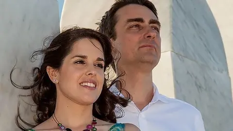 foto julia farres musica portada