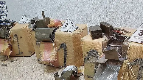 Material decomisat per la Policia Nacional