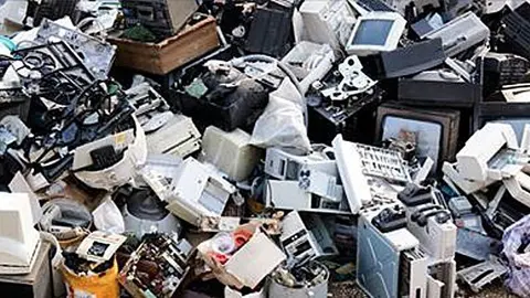 Petits electrodomèstics en la deixalleria