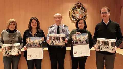 Presentació del calendari a favor de l'Associació d'Alzheimer de Tàrrega