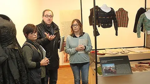 Inauguració de l'exposició VESTIR LA MODA a Tàrrega