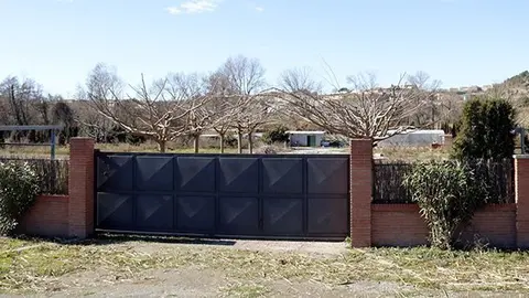 La finca de Balaguer on ha tingut lloc l'accident mortal. Imatge del 8 de febrer de 2017. (Horitzontal)