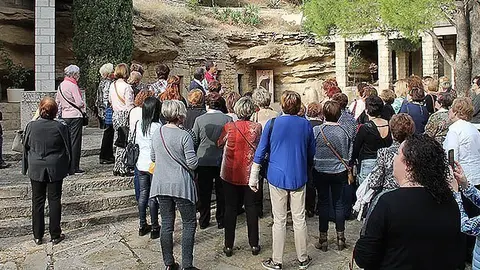 Aitona Cova i casa natal Pare Palau com a BCIL oprtada