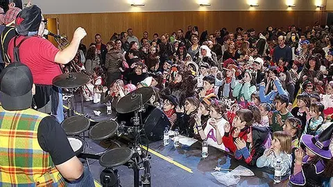 Tot a punt a Alpicat per celebrar el Carnaval 2017 portada