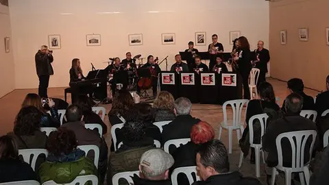 Biblioteques amb DO al Castell del Remei amb el Grup &TheBand