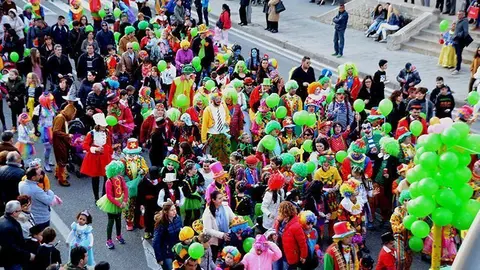 L'escola Ignasi Peraire posa bon humor a la rua de carlaval