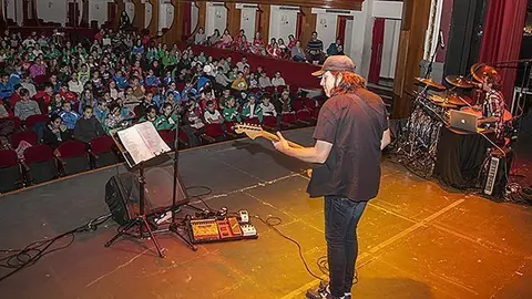 Lax'n Rock a les aules es presenta als estudiants del Pla d'Urgell portada