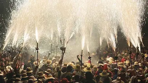 Celebració de l'Aquelarre a la plaça de la Universitat de Cervera 1