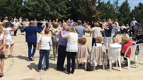Ballada de sardanes en l'ermita de Sant Miquel de Soses