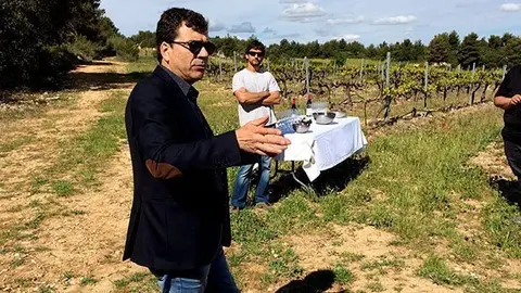 Tomàs Cusinè visita les finques amb el representants dels mitjans lleidatans