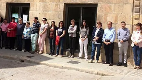 Minut de silenci davant la Casa Consistorial de Tàrrega Portada