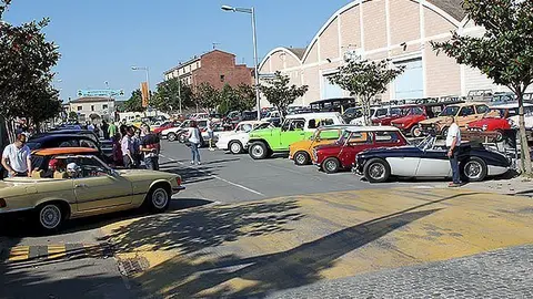 Trobada de vehicles clàssics a Golmés 1 portada