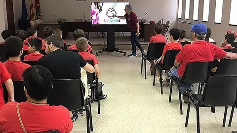 Aitona rep la visita de l’escolania del Pilar de Saragossa portada
