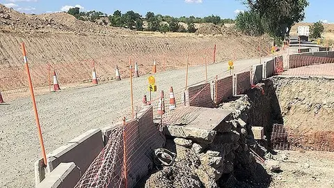 Obres d'eixamplament al punt on es construirà un nou pont sobre el riu Cercavins tarrega 2portada
