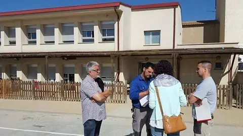 Visita de tècnics d&#39;Ensenyament a l&#39;escola de Linyola