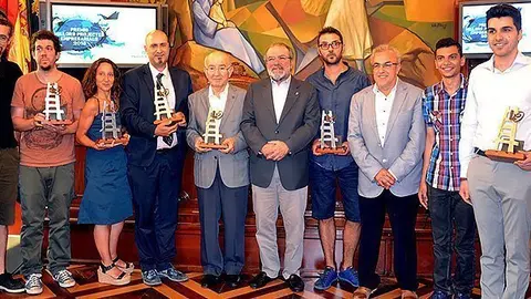 El president reñé amb els guardonats