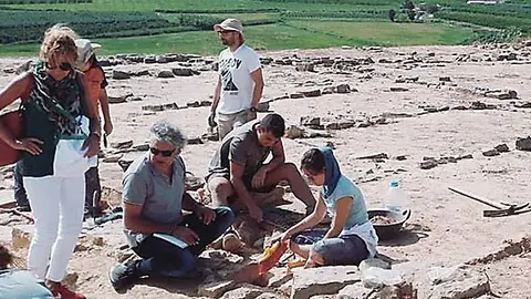 Treballs d'excabació en el poblat ibèric del Gebut, a Soses