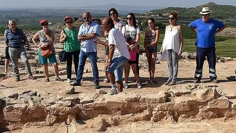 L'excavació, que estan duent a terme més d'una vintena d'arqueòlegs i estudiants al poblat del Gebut