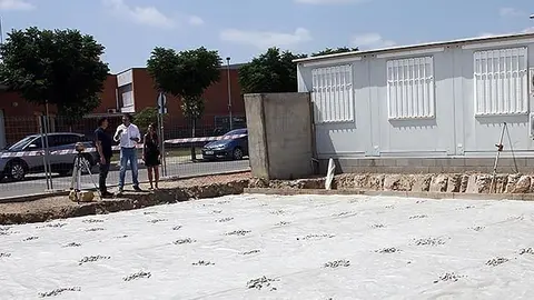 Visita de les autoritats a les obres del niu Institut d'Alpicat