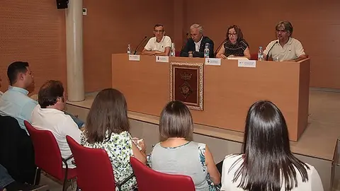 Garcés, Trull, Tella i Garralón en la presentació de l'associació